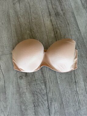 Victoria's Secret Strapless Smooth Bra - 32DDD